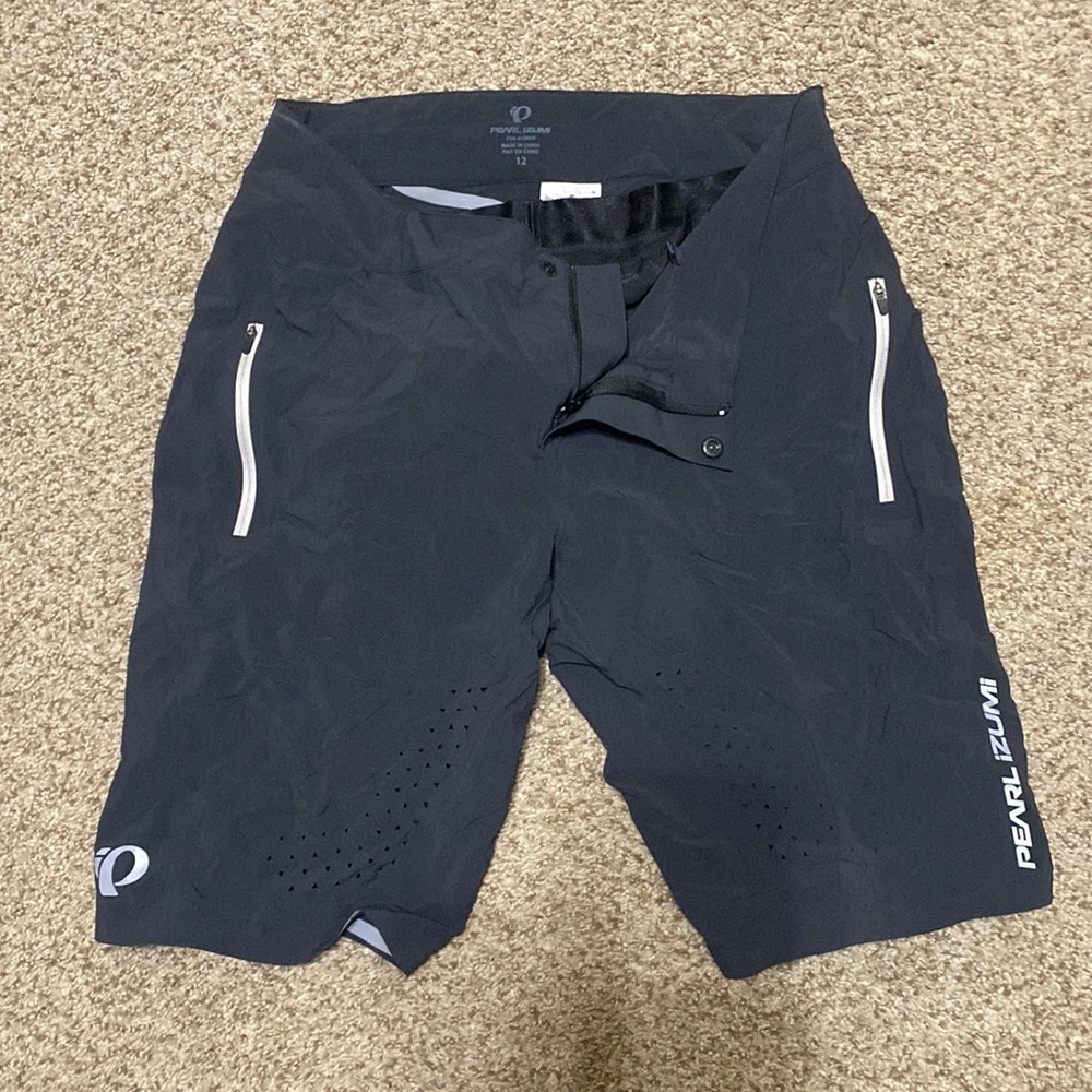 Pearl Izumi mountain bike shorts